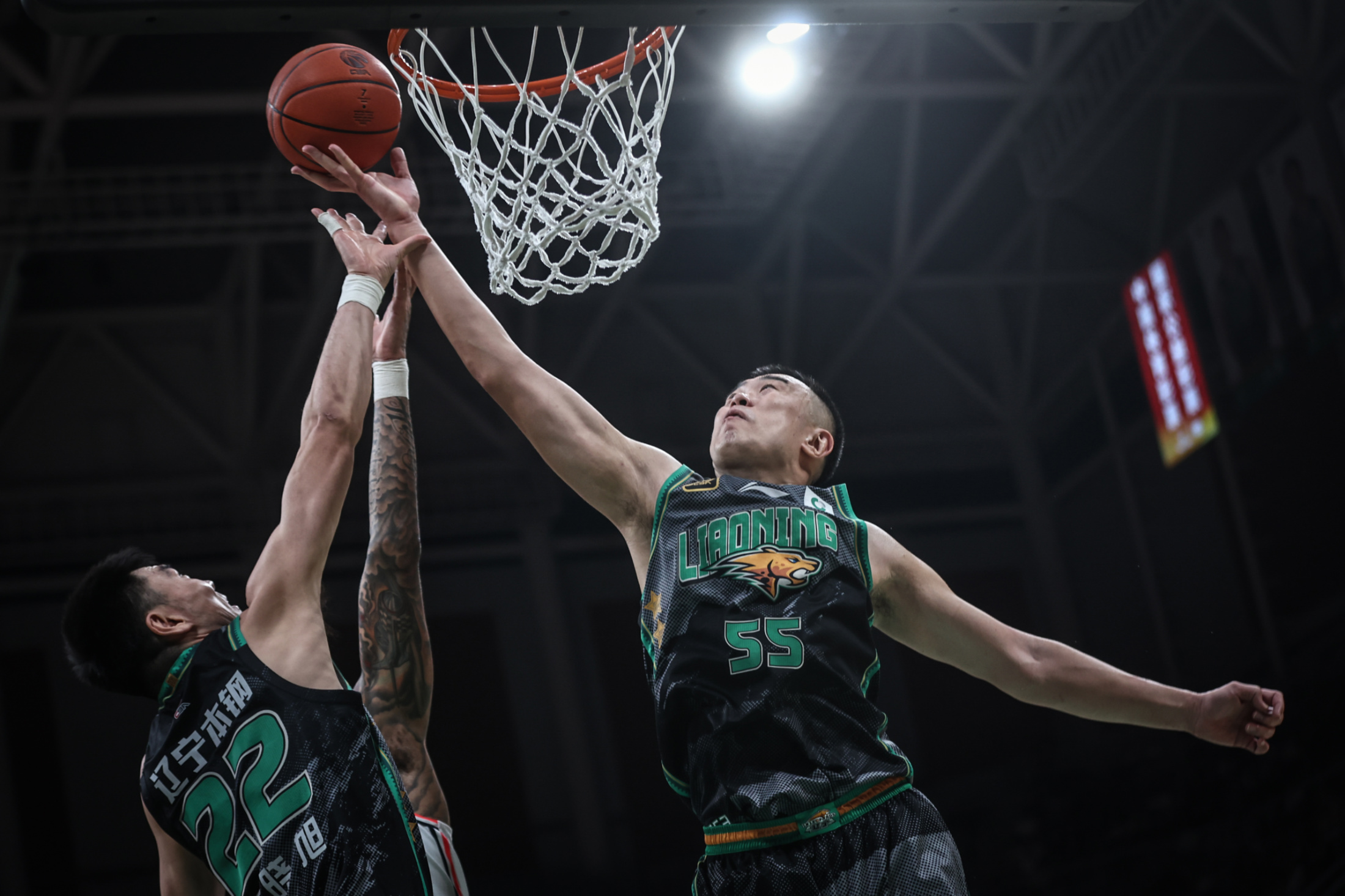 NBA常规赛今晚再迎强敌，里昂远射贴柱，主帅态度：压力陡增，心理建设被强调(nba常规赛安排表)